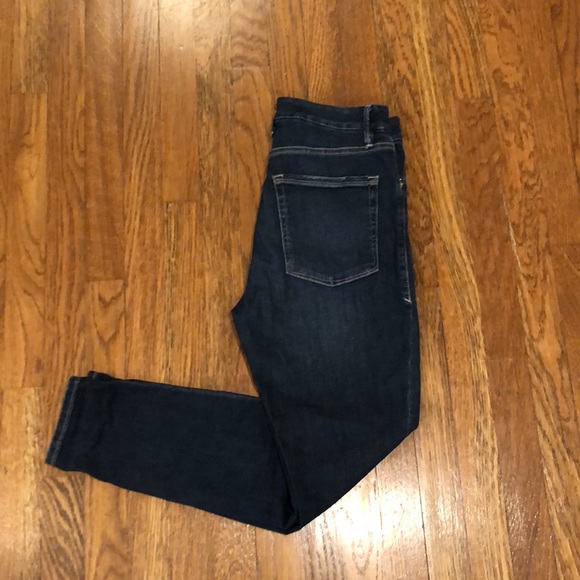 Good American Good Legs Crop Denim - size 10 (30). - Picture 4 of 4